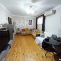 3 Room Old Apartment for Sale in Baku