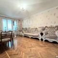 3 Room Old Apartment for Sale in Baku