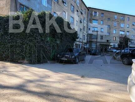 2 Rooms Old Apartment for Sale in Baku