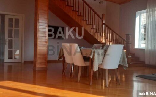 5 Room House / Villa for Sale in Baku