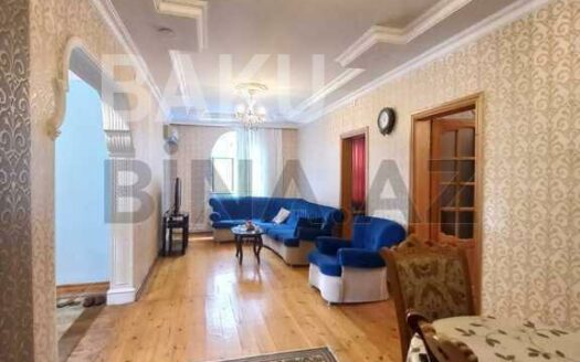 9 Room House / Villa for Sale in Baku