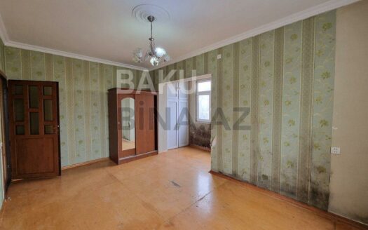 1 Room Old Apartment for Sale in Baku