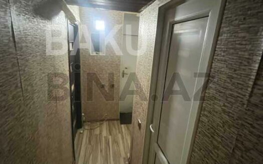 1 Room Old Apartment for Sale in Baku