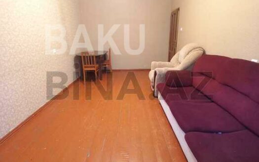 2 Rooms Old Apartment for Sale in Baku