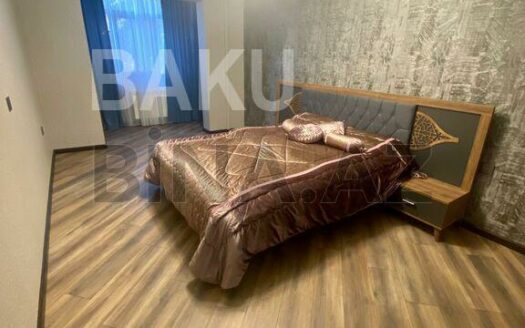 2 Rooms Old Apartment for Sale in Baku