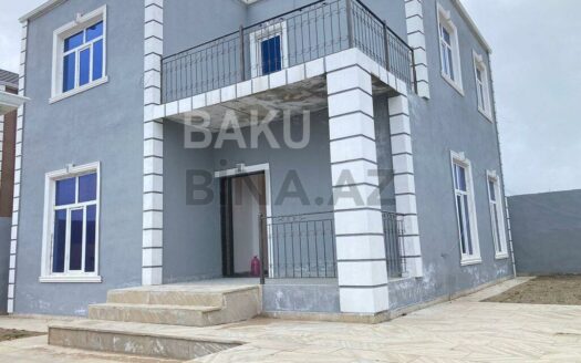 4 Room House / Villa for Sale in Baku