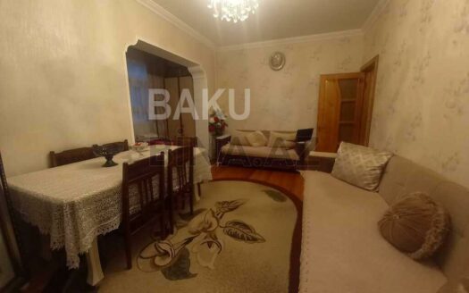 2 Rooms Old Apartment for Sale in Baku