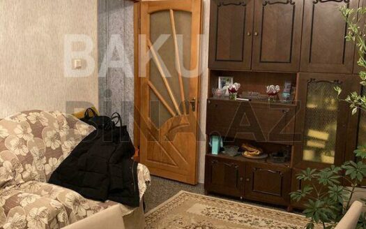 2 Rooms Old Apartment for Sale in Baku