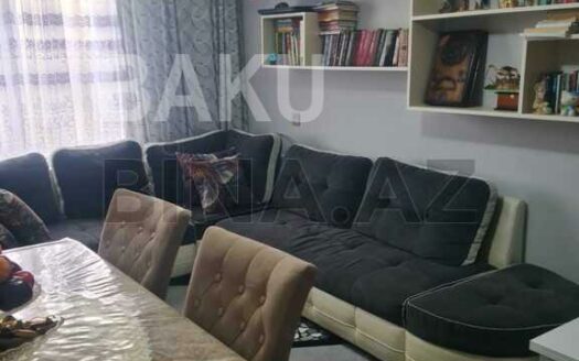 2 Rooms Old Apartment for Sale in Baku