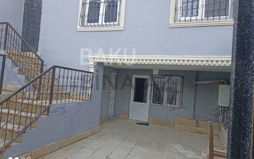 4 Room House / Villa for Sale in Baku