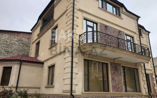 5 Room House / Villa for Sale in Baku
