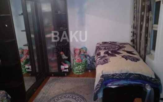 1 Room Old Apartment for Sale in Baku