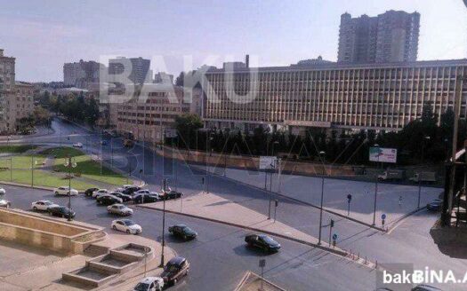 2 Rooms Old Apartment for Sale in Baku
