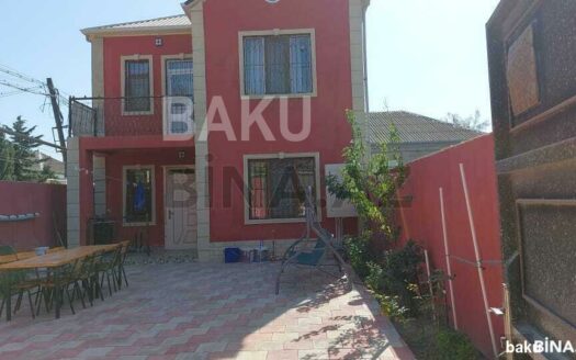 4 Room House / Villa for Sale in Baku