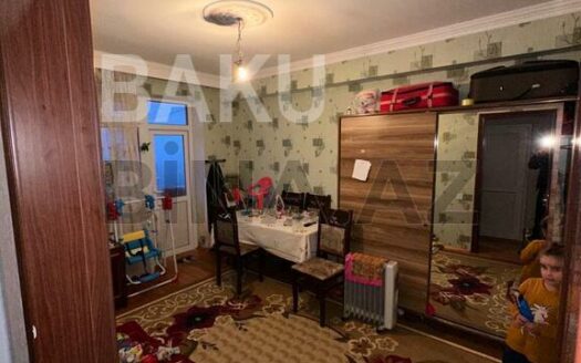 1 Room Old Apartment for Sale in Baku