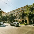 4 Room Old Apartment for Sale in Baku