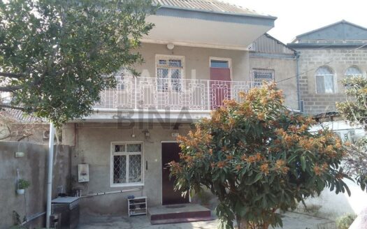 9 Room House / Villa for Sale in Baku