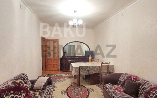 2 Rooms Old Apartment for Sale in Baku