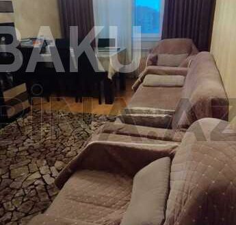 3 Room Old Apartment for Sale in Baku