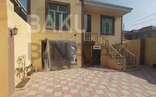 4 Room House / Villa for Sale in Baku