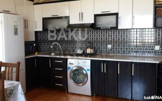 5 Room House / Villa for Sale in Baku