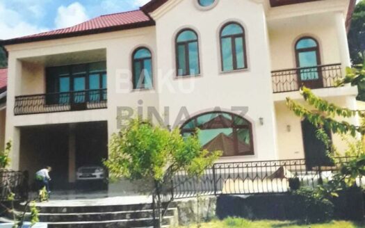 7 Room House / Villa for Sale in Gabala