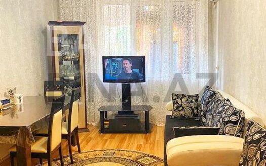2 Rooms Old Apartment for Sale in Baku