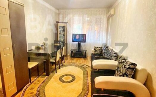 2 Rooms Old Apartment for Sale in Baku