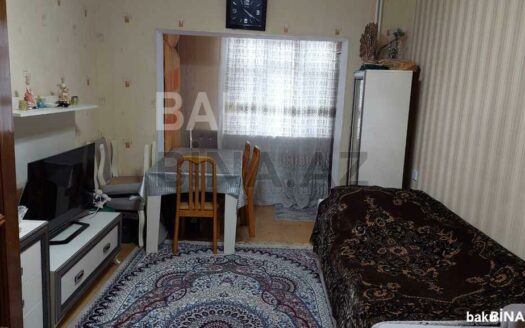 2 Rooms Old Apartment for Sale in Baku