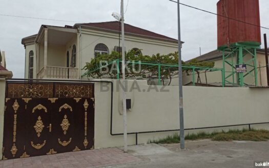 6 Room House / Villa for Sale in Baku