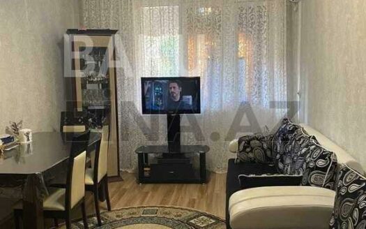 2 Rooms Old Apartment for Sale in Baku
