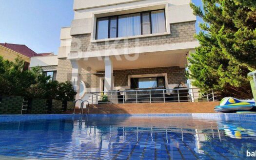 8 Room House / Villa for Sale in Baku