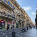 3 Room Old Apartment for Sale in Baku