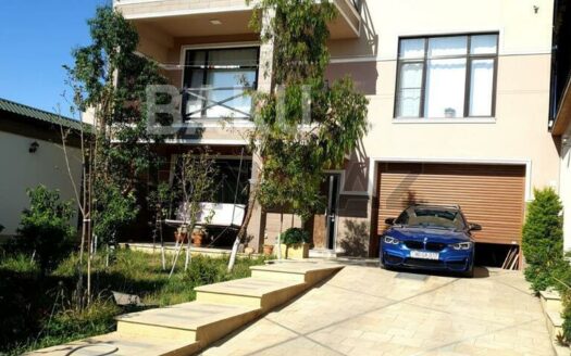 6 Room House / Villa for Sale in Baku