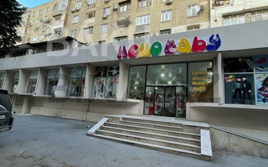 2 Rooms Old Apartment for Sale in Baku