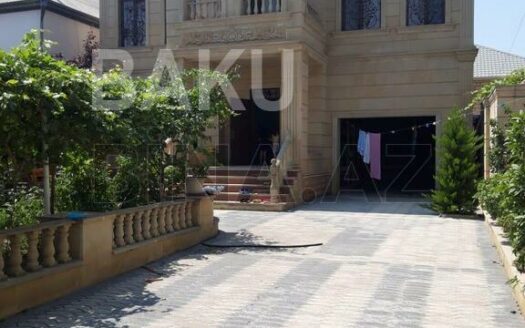 7 Room House / Villa for Sale in Baku
