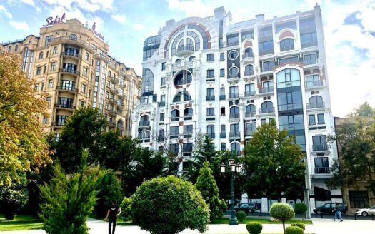 4 Room New Apartment for Sale in Baku