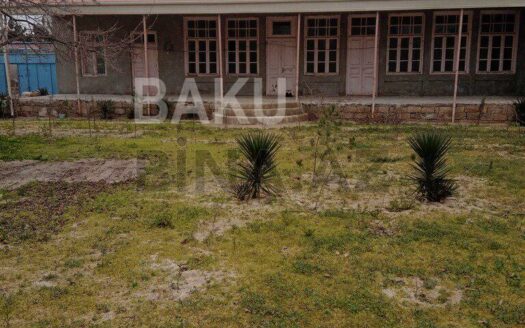 5 Room House / Villa for Sale in Baku