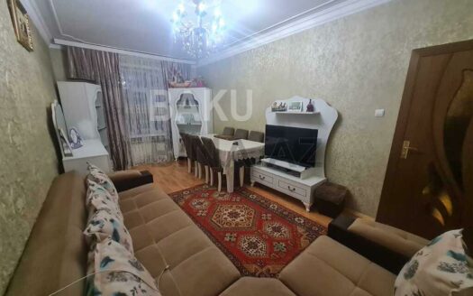 3 Room Old Apartment for Sale in Baku