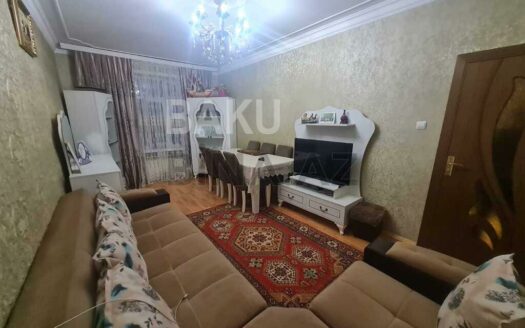 3 Room Old Apartment for Sale in Baku