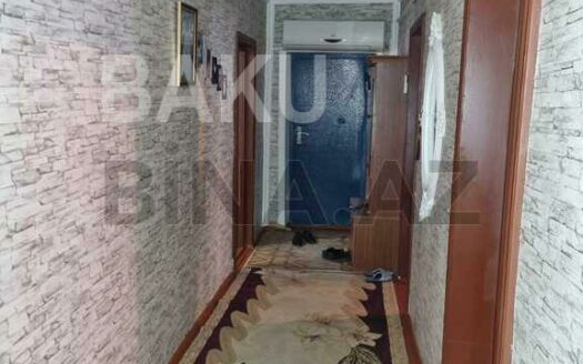 5-Room Old Apartment for Sale in Ganja