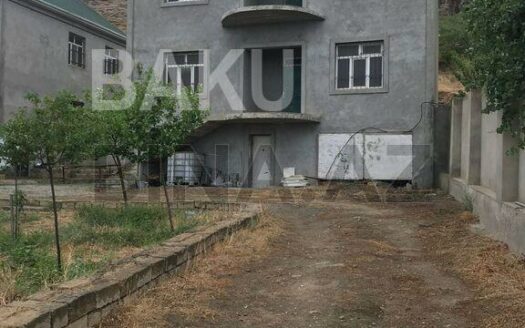 5 Room House / Villa for Sale in Baku