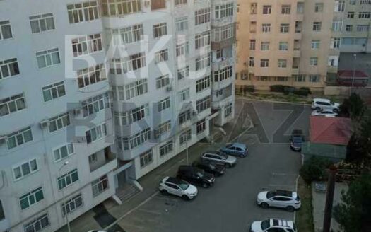 3 Room Old Apartment for Sale in Baku