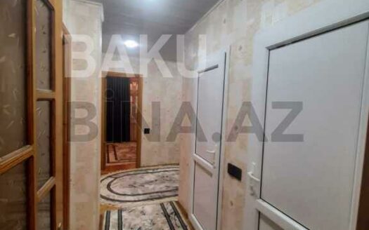 3 Room Old Apartment for Sale in Baku