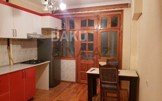 2 Rooms Old Apartment for Sale in Baku