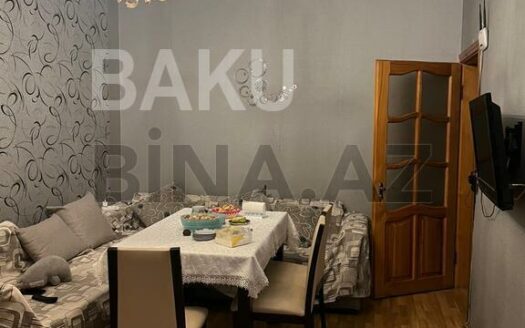 1 Room Old Apartment for Sale in Baku