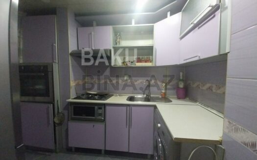 3 Room Old Apartment for Sale in Baku