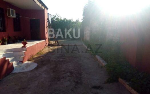 4 Room House / Villa for Sale in Baku