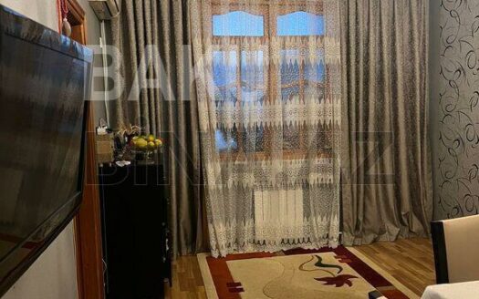 1 Room Old Apartment for Sale in Baku