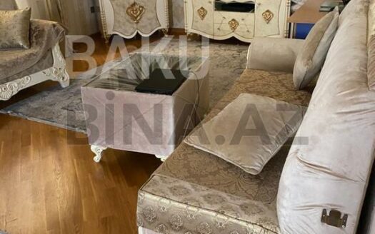 4 Room House / Villa for Sale in Baku